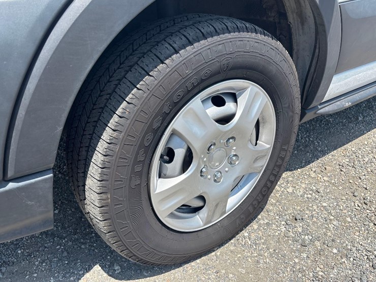 2021-ford-350-image-18