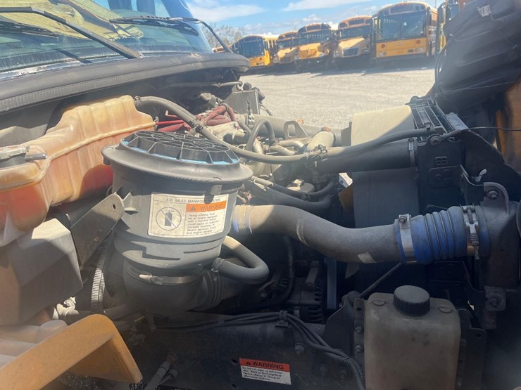 2007-freightliner-b2-image-13