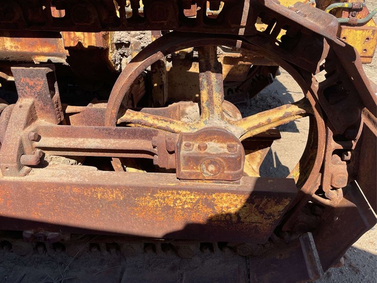 caterpillar-d4-image-18