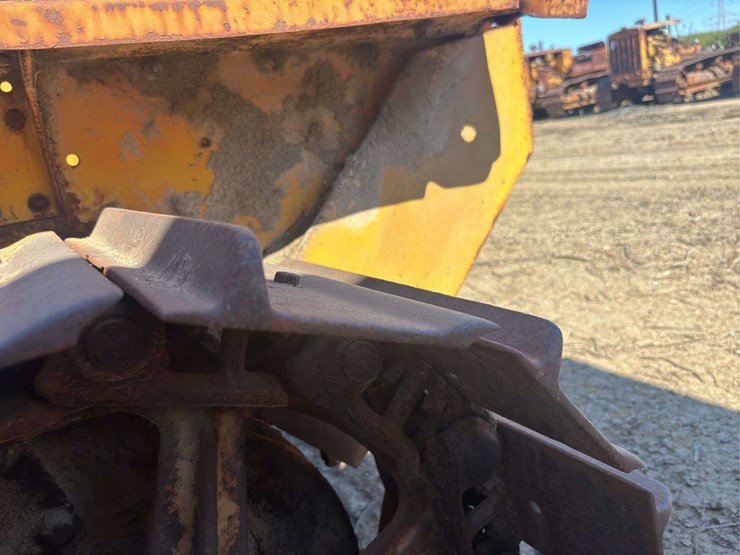 caterpillar-d2-image-40