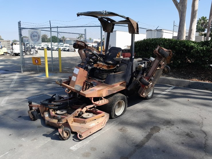 lot#-100--4wd-lawn-mower-image-2