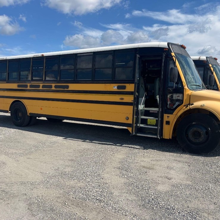 2007 FREIGHTLINER B2