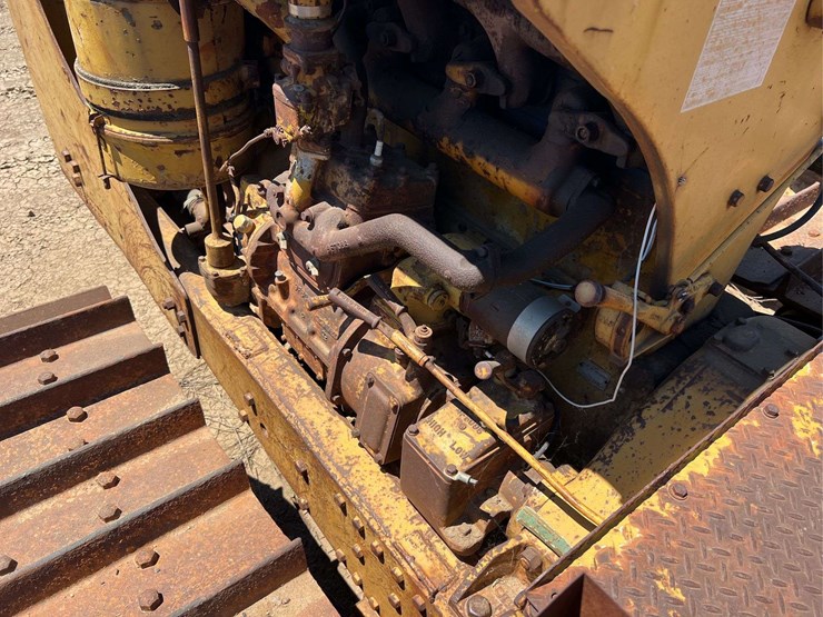 caterpillar-d8-image-26