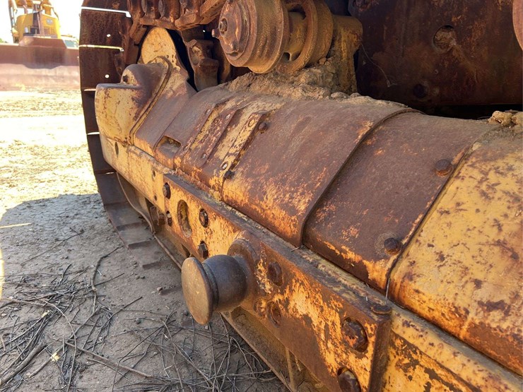 caterpillar-d8-image-75