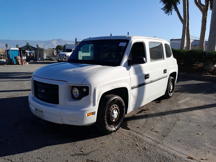 lot#---2016-mblt-mv-1-handicap-van-image-2