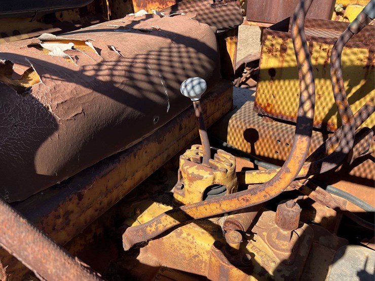caterpillar-d4-image-39
