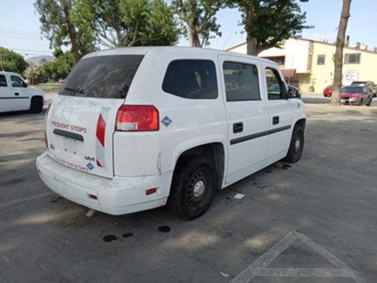 lot#--2014-mblt-mv-1-handicap-van-image-4
