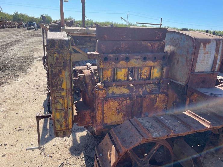 caterpillar-twenty-image-38