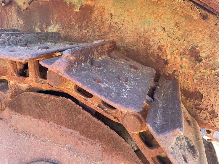 caterpillar-twenty-image-30