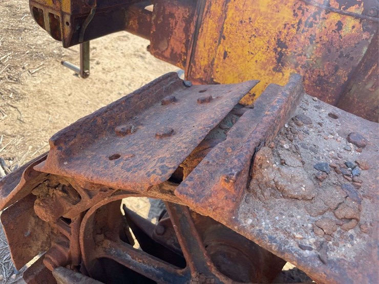 caterpillar-twenty-image-36