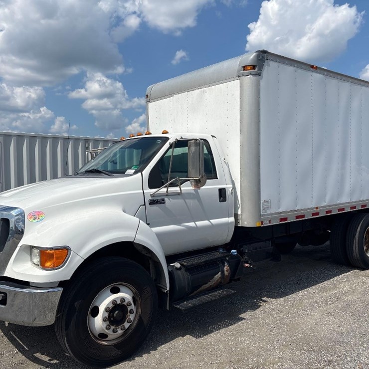 2015 FORD F750