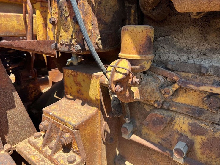 caterpillar-d6-image-53