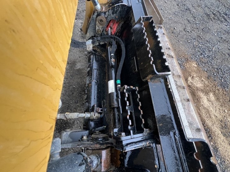 2021-caterpillar-259d3-image-11