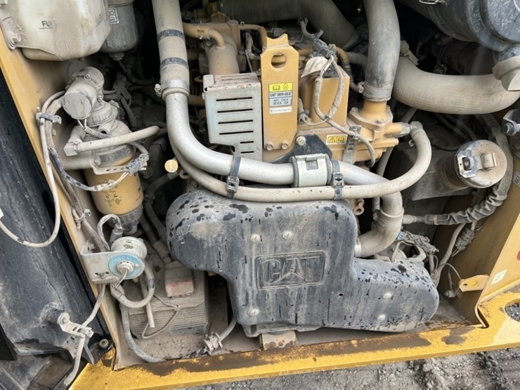 2021-caterpillar-259d3-image-17