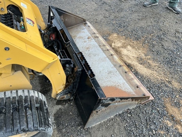 2021-caterpillar-259d3-image-10