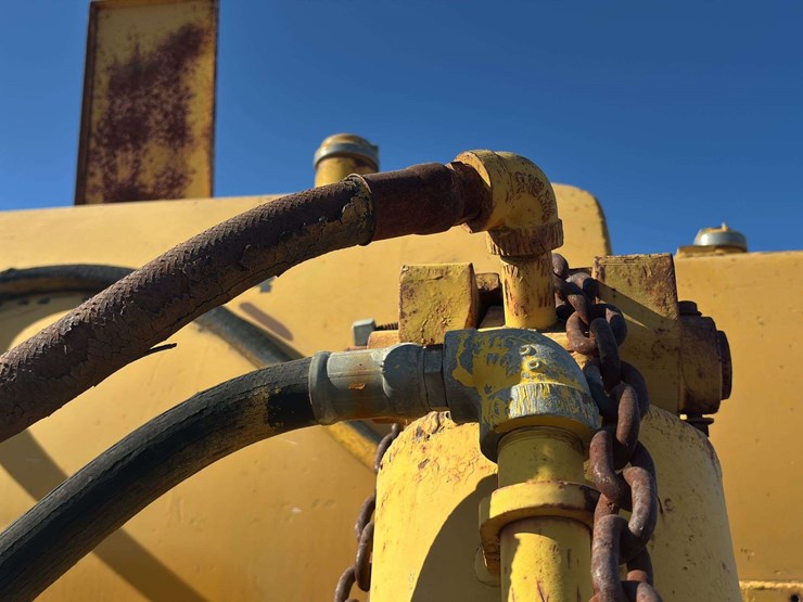 caterpillar-d9-image-60