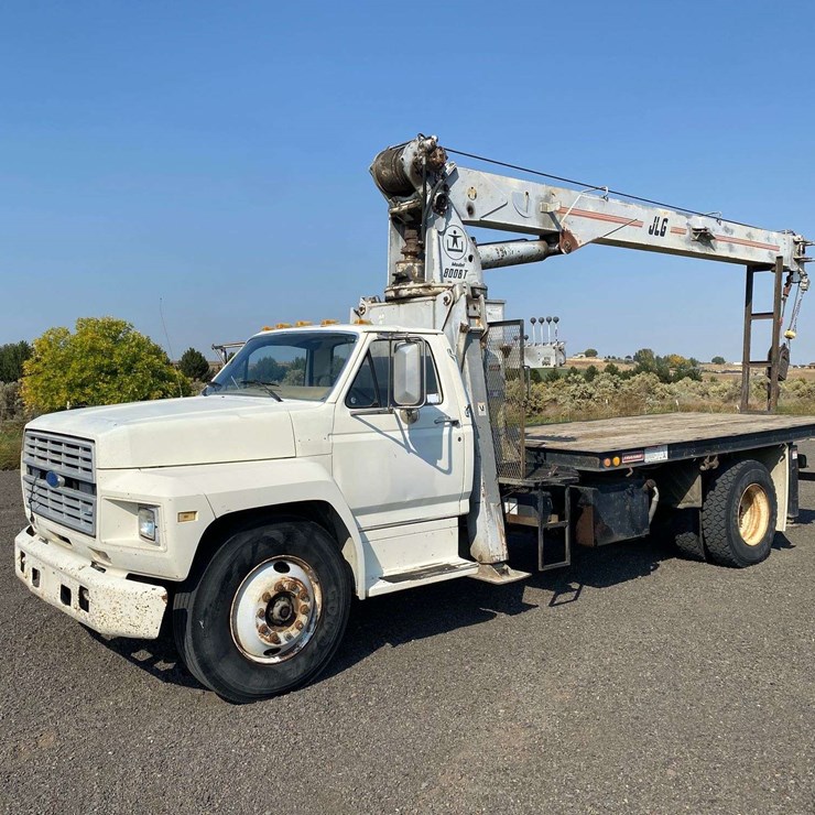 1985 FORD F800