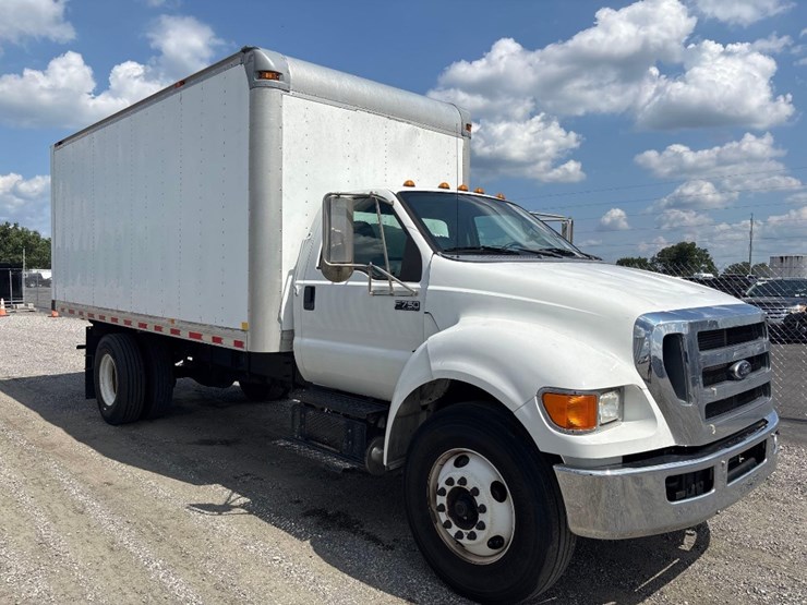 2015-ford-f750-image-4