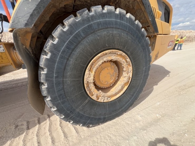 2020-volvo-a60h-image-32