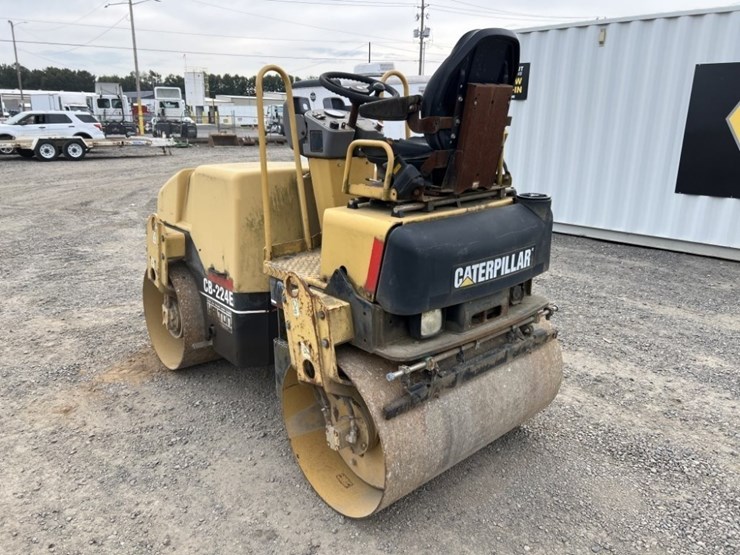 2005-caterpillar-cb-224e-image-6