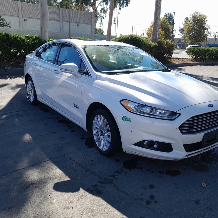 LOT#-- 2014 FORD FUSION 4D SEDAN