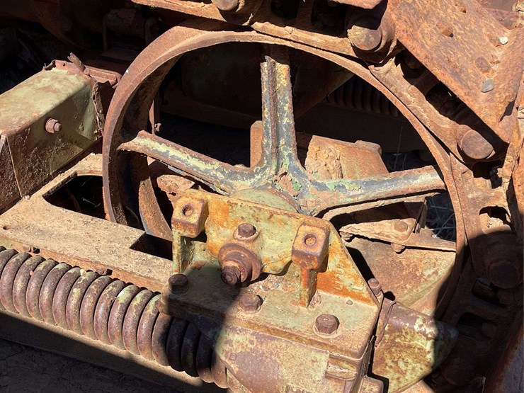 caterpillar-twenty-image-20