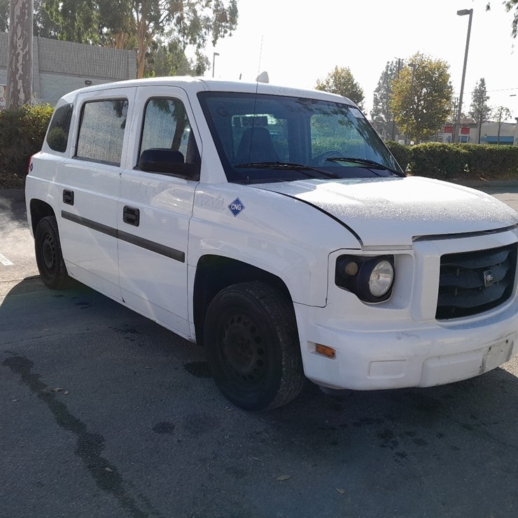 LOT#-- 2012 VPG MV-1 HANDICAP VAN