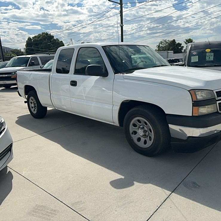 LOT#-311-2006 CHEVY SILVERADO **OFFSITE** BUY NOW