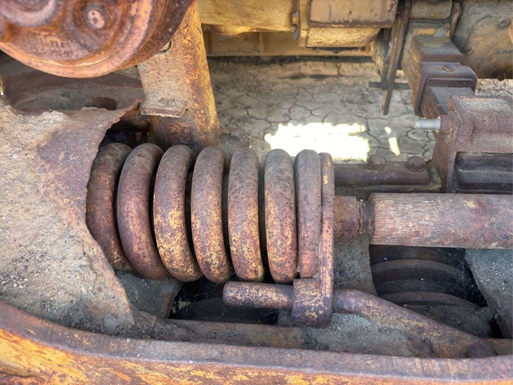 caterpillar-d4-image-28