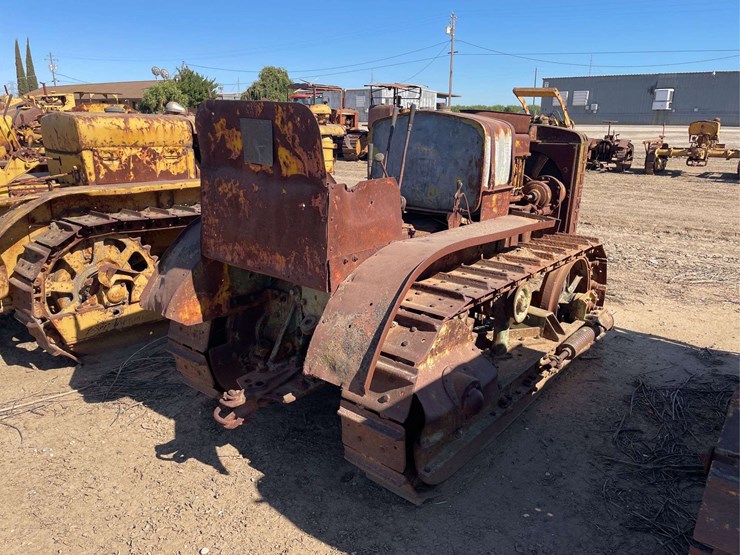 caterpillar-twenty-image-7