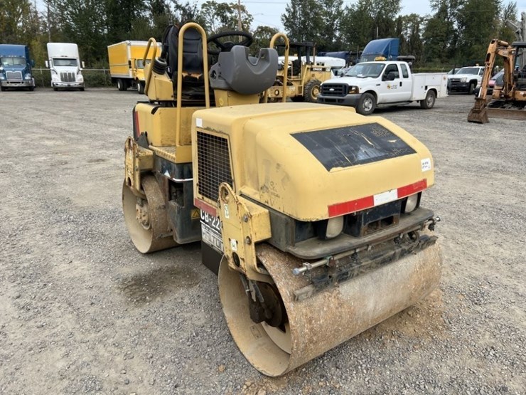 2005-caterpillar-cb-224e-image-2