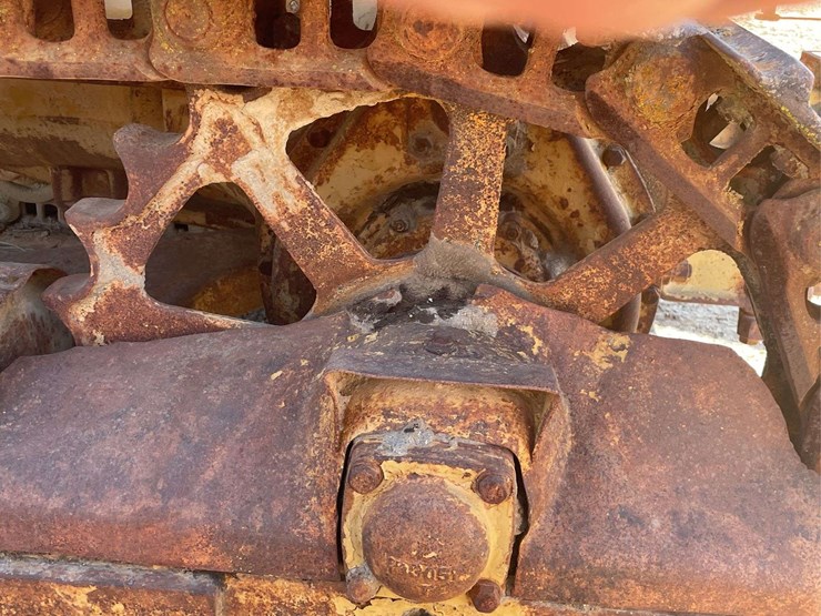 caterpillar-d4-image-32