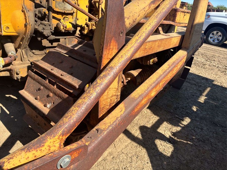 caterpillar-d2-image-45