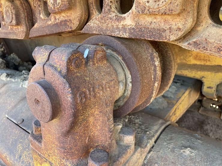 caterpillar-d8-image-15