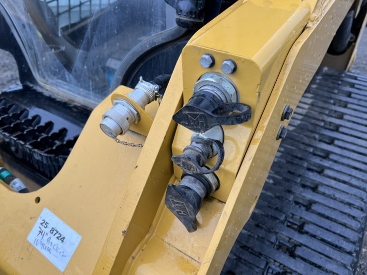 2021-caterpillar-259d3-image-12