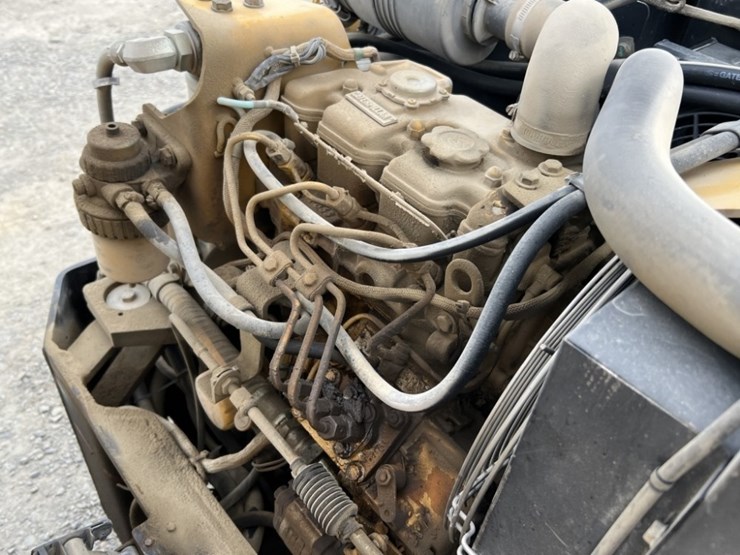 2005-caterpillar-cb-224e-image-11