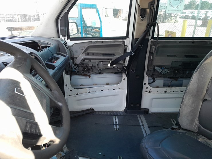 lot#---2012-vpg-mv-1-handicap-van-image-9