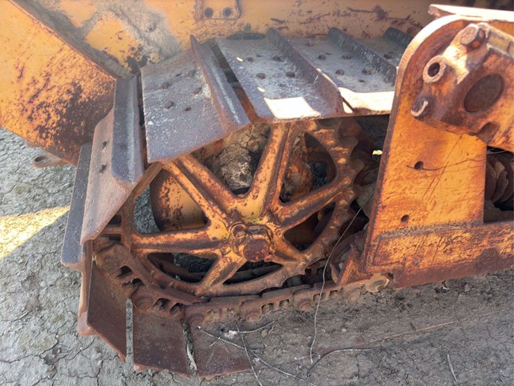 caterpillar-d2-image-31