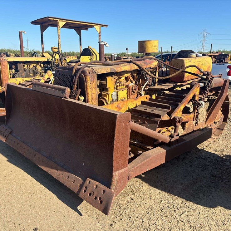 CATERPILLAR D4