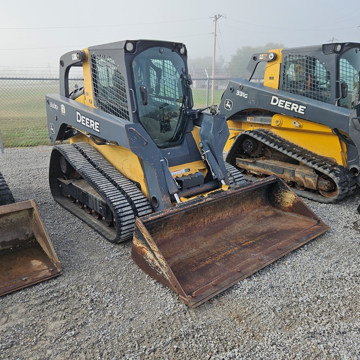2011 DEERE 333D