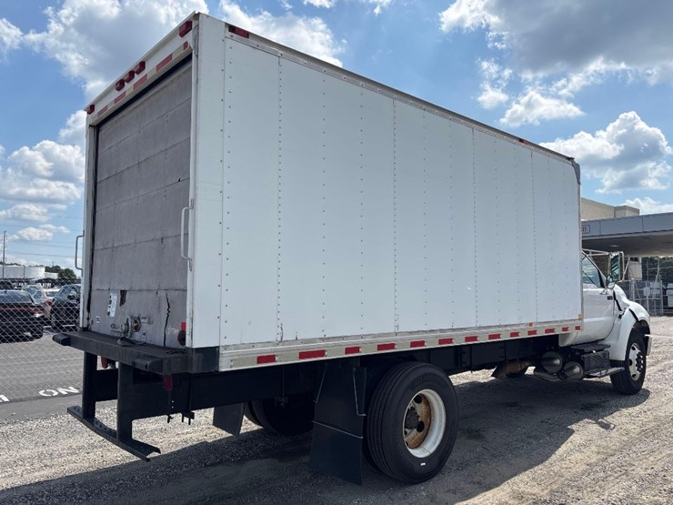 2015-ford-f750-image-3