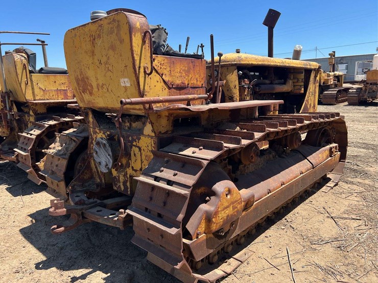 caterpillar-d6-image-16