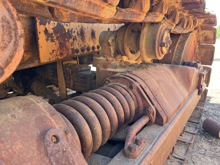 caterpillar-d8-image-100