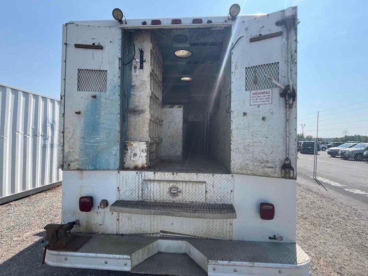 2004-international-durastar-4300-image-12