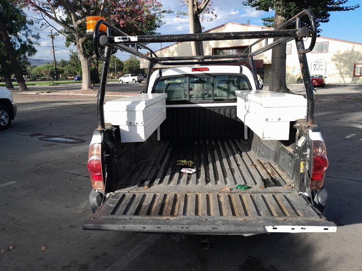 2013-toyota-tacoma-image-5