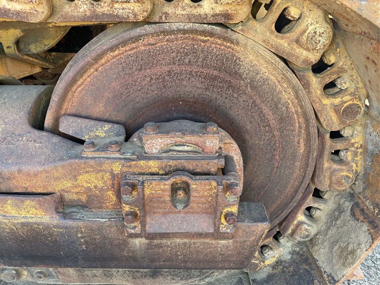 caterpillar-d8-image-13