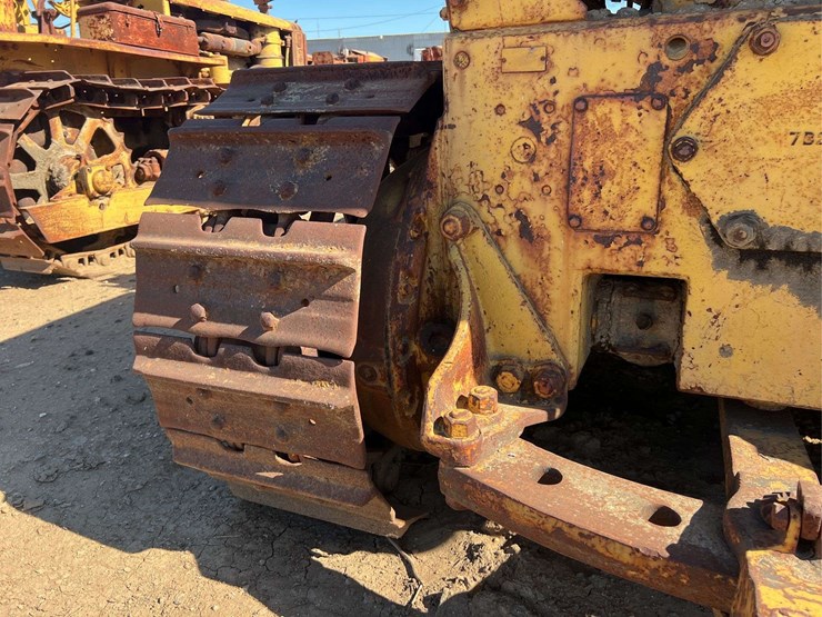 caterpillar-d6-image-24