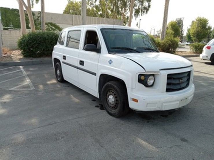 lot#--2014-mblt-mv-1-handicap-van-image-1