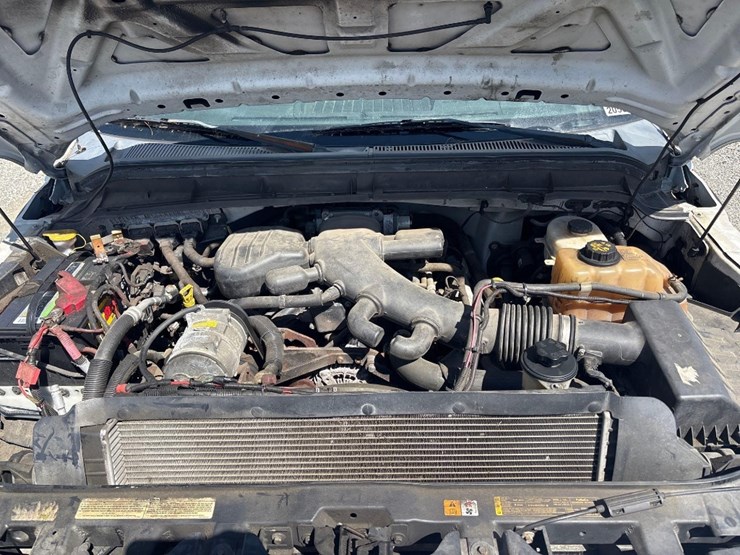 2011-ford-f550-image-17