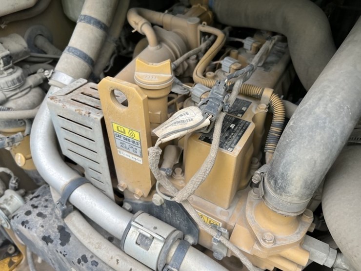 2021-caterpillar-259d3-image-18